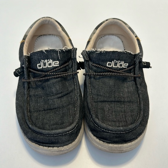 Hey Dudes Mens size 8 denim look with camo on the back - Picture 1 of 4